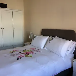 https://royal-mile-apartment-edinburgh-eh1-1sw.edinburghhotelsuk.org